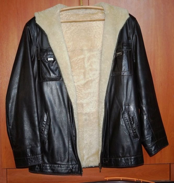 Продам дублёнку кожаную на меху.