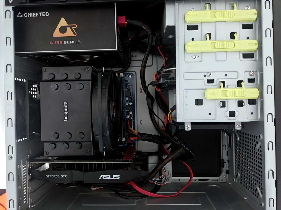 Komputer PC Chieftec Intel i7 16GB GTX 1050i | Stan BDB | Czytaj OPIS