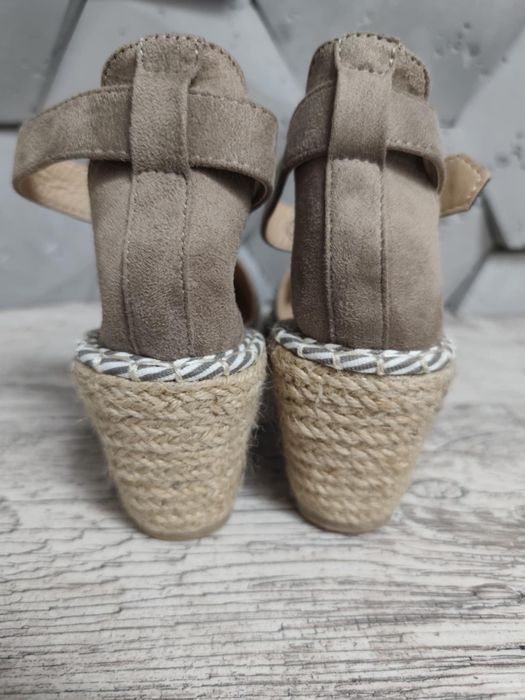 Nowe espadryle Rozm 39 nude