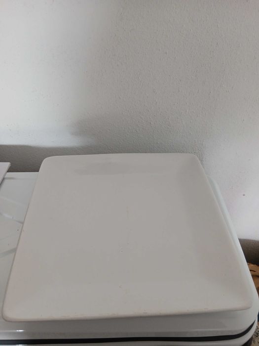 Queijeira azul claro Tupperware e prato para aperitivos Vista Alegre