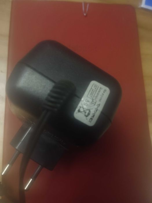 Zasilacz do ładowania akumulatora Sonel