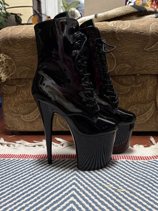 Нові Стріпи Pleaser Shoes Трійка 1020