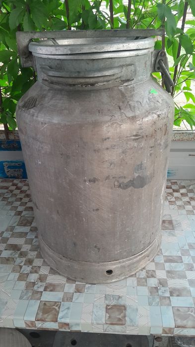 Продам  бидоны алюминевые.
