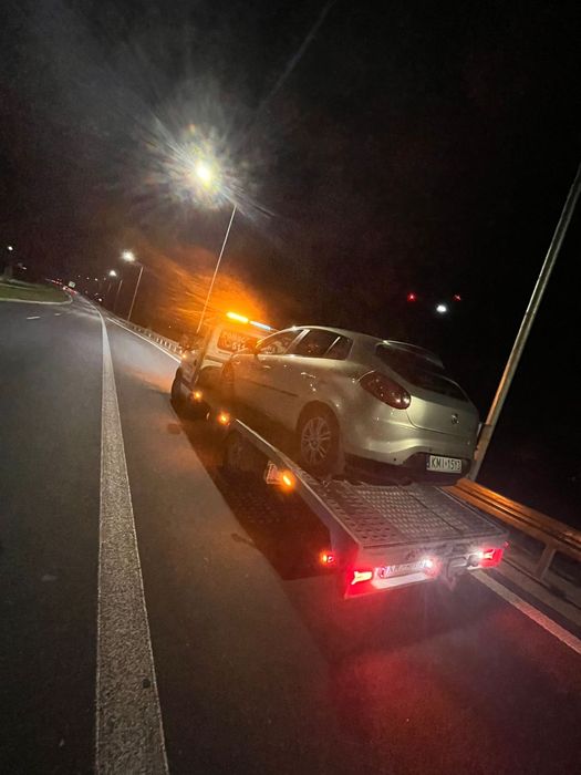 Frontera B 2000 rok Całą na części 2.2 dti