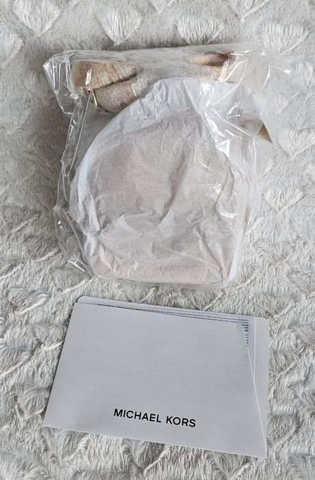 Sprzedam Śliczny Nowy Skórzany Plecaczek Michael Kors...

Plecaczek je