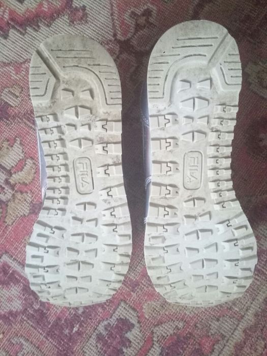 продам кросовки FILA