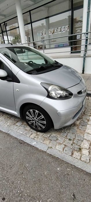 Toyota Aygo impecável