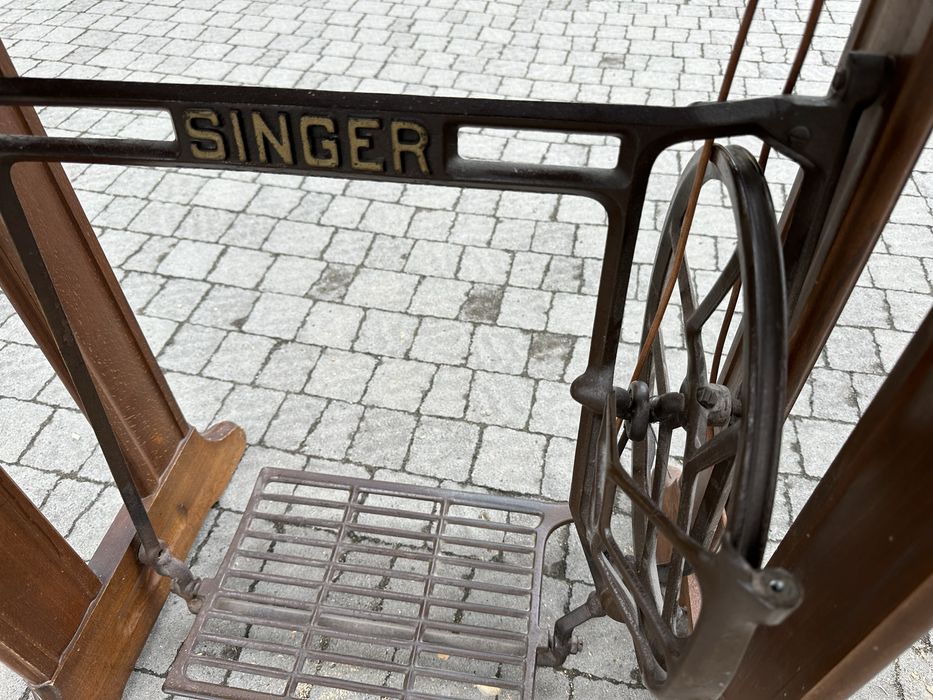 Швейна машинка Singer