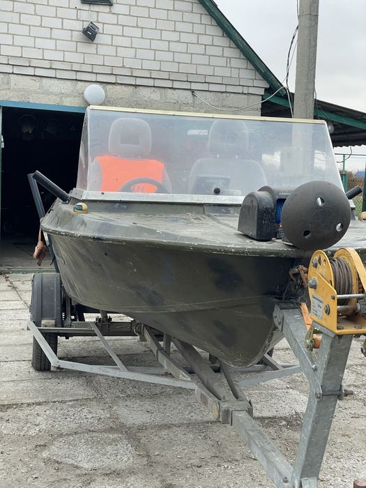 Продам лодку Крим з двигуном Honda 30 4х тактний