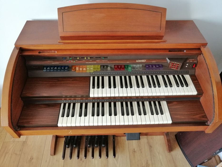 Organy Lowrey USA