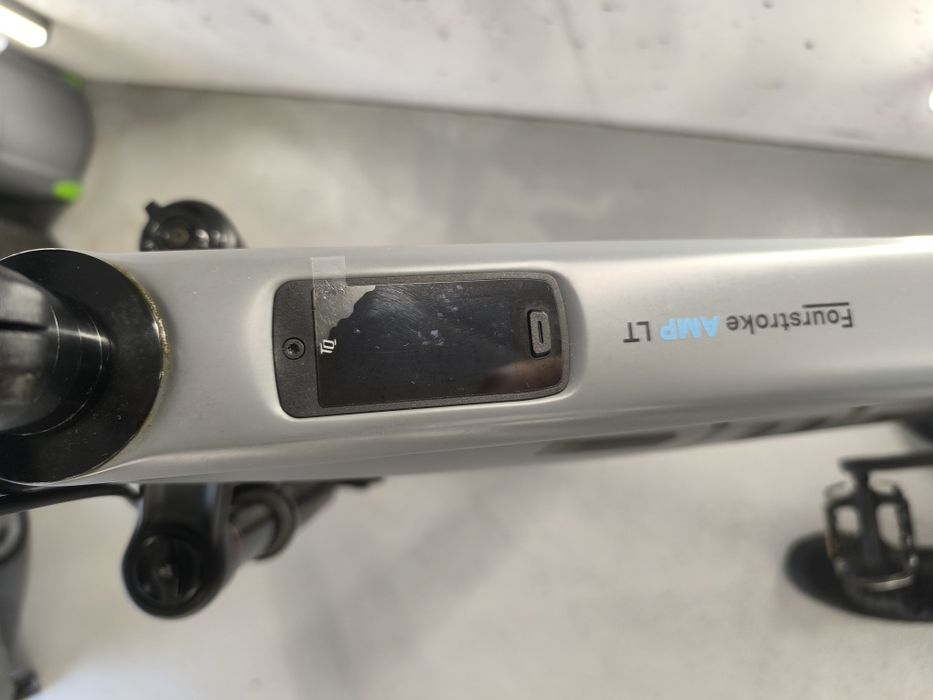 Rower elektryczny BMC FOURSTROKE amp lt three