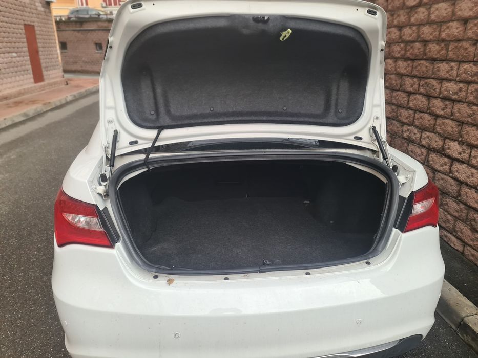Продам свіжу автівку Крайслер 200 2014 року