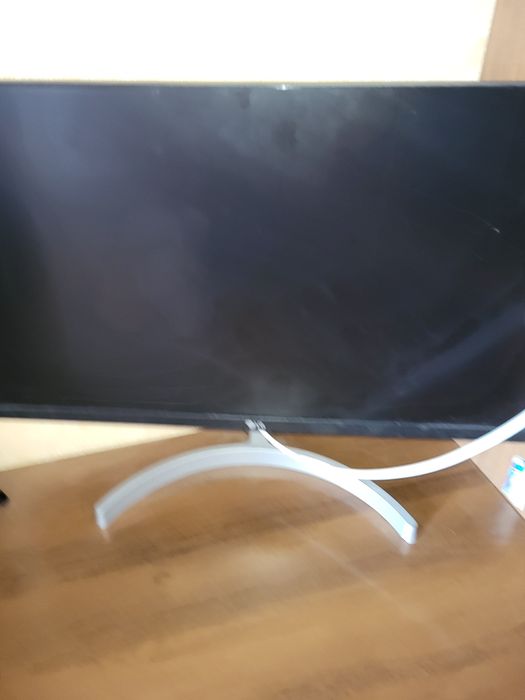 Монітор,майже новий,куплений в комфі