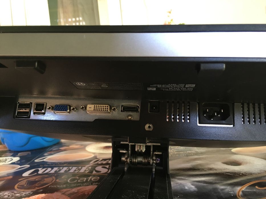 Монитор Dell 24"