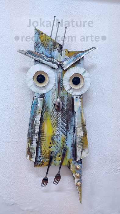 Peça em madeira 100% artesanal e materiais reciclados (83x33cm)