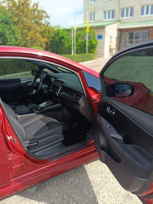 электро автомобиль NISSAN LEAF 2