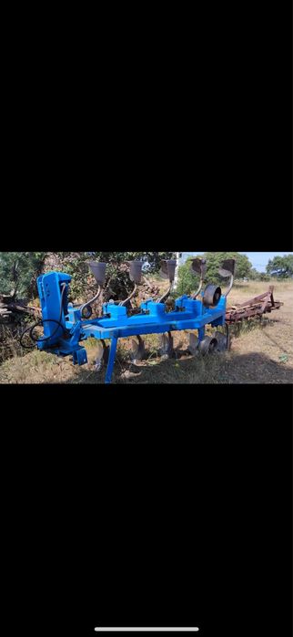 Charruecos hidráulicos reversíveis  e reforçados