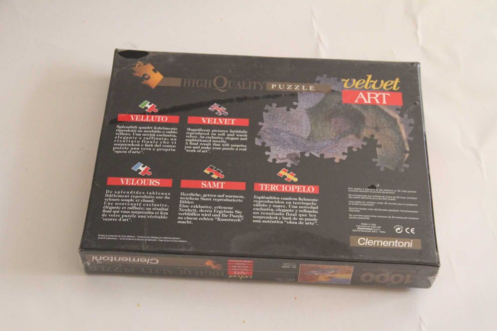 Puzzle 1000 peças aveludadas, raro. Fechado na embalagem origina