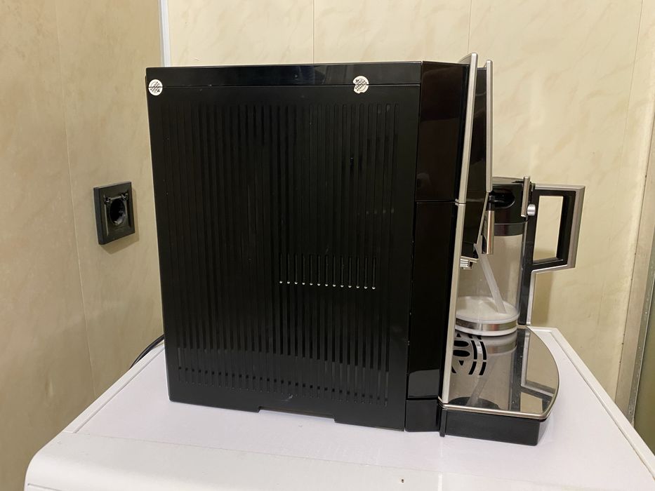 Кофемашина Delonghi Perfecta Cappuccino ESAM 5600 Кавомашина Delonghi