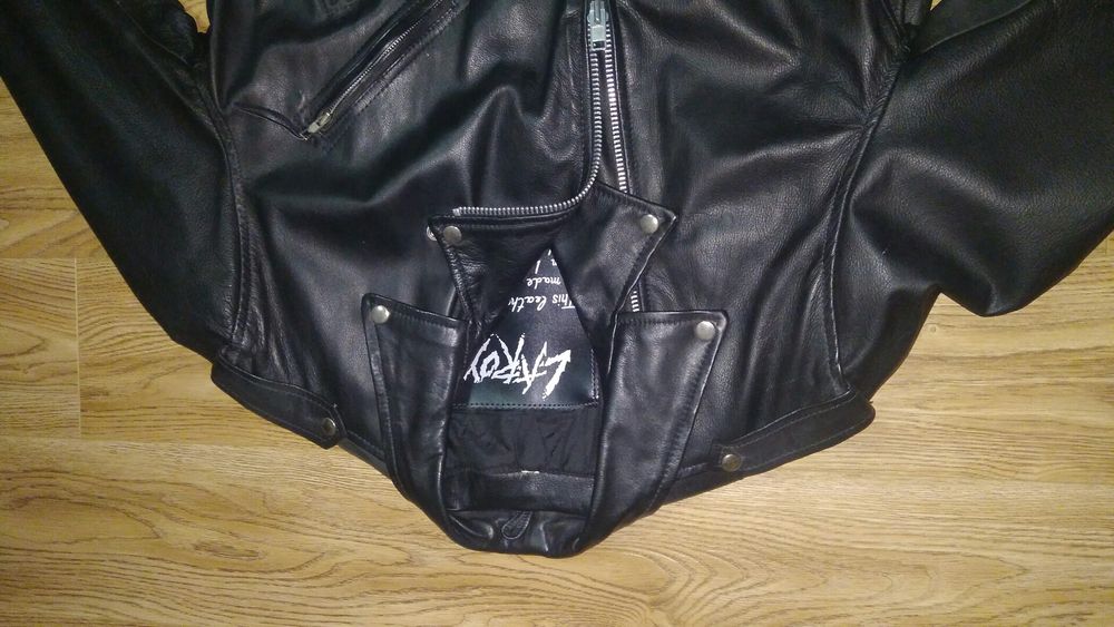 Продам фірмову  куртку L.A.Roxx. Шкіра.