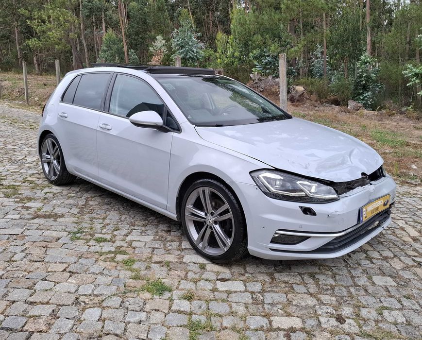 VW Golf 7.5 2.0 TDI Highline (150CV) Apenas 161 Mil Kms Look R-Line de 2017