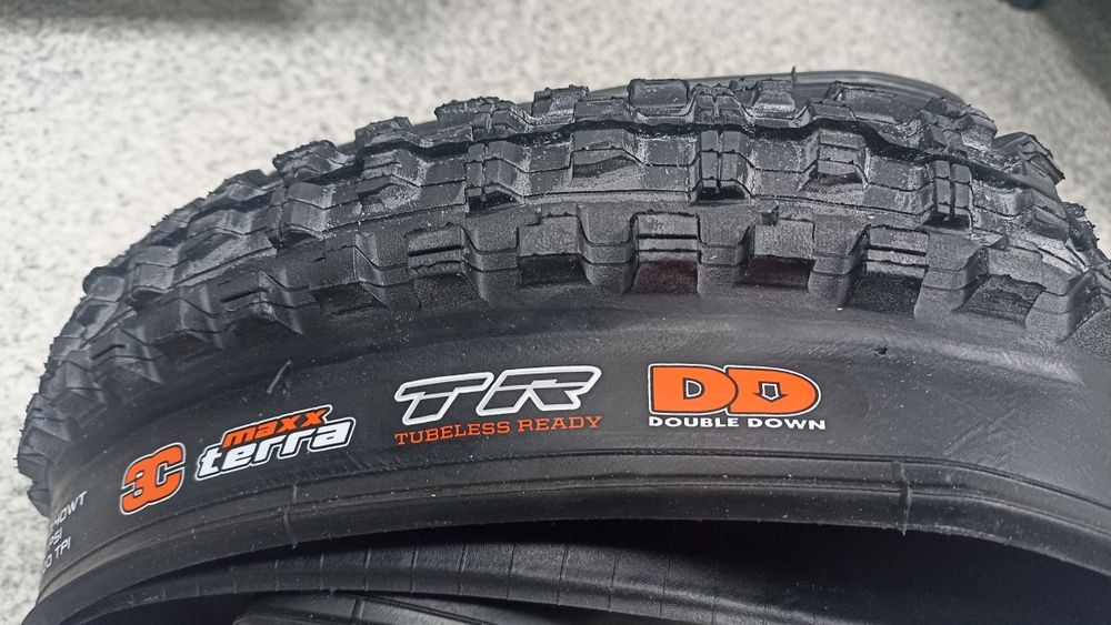 Opona Maxxis Minion DHR II 27,5 x 2.40 DD 3C WT TR nowa