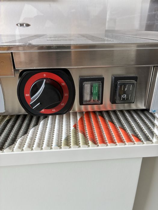 Expositor Montra  e balança NOVA