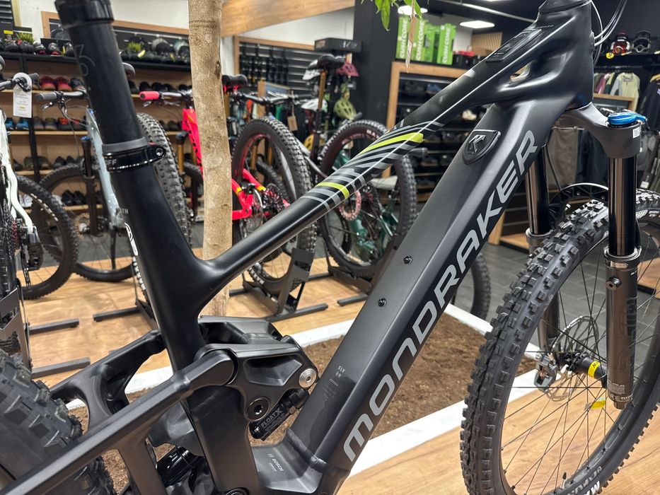 Rower MONDRAKER Sly RR 2025 M/L black/nimbus grey/tonic gold