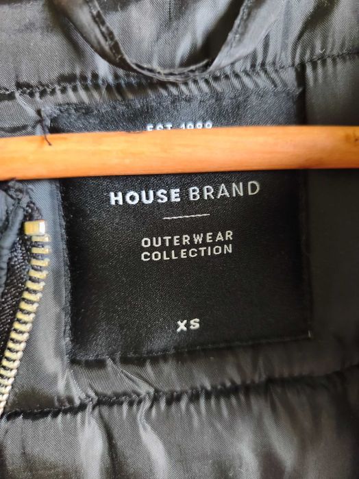 Granatowa parka House