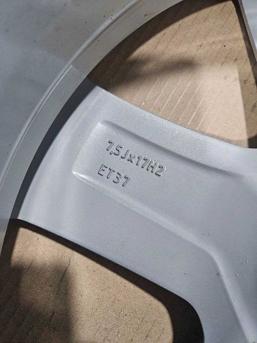 Диски Audi 5/112 R17 7.5J ET37 dia66.6mm