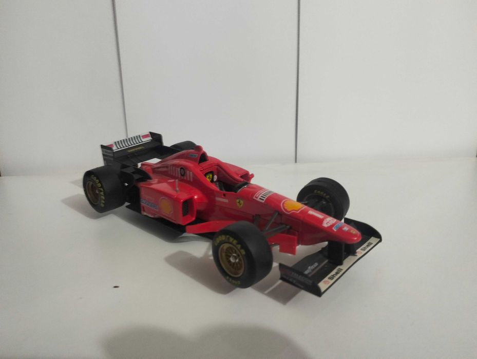 Ferrari F310 Michael Schumacher - 1/20 - Maisto