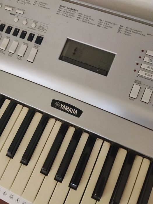Keyboard organy Yamaha DGX-230