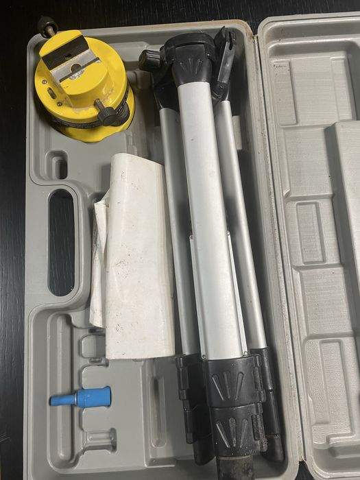 Tripe para nivel de laser