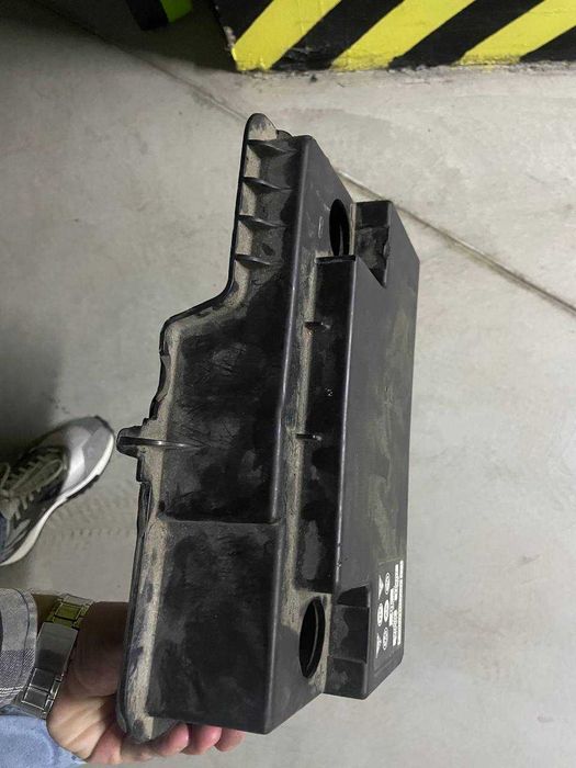 Acura MDX кришка акумулятора