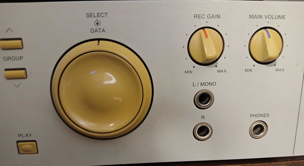Akai S2000 Stereo Digital Sampler 32MB Memory
