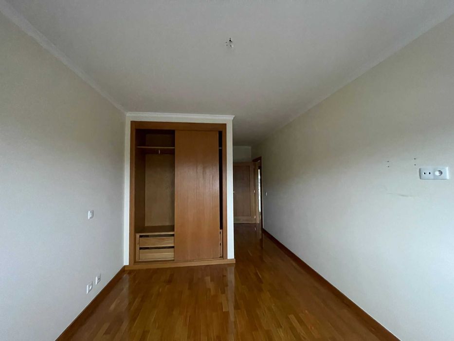 Apartamento T2 com Garagem Box em Mozelos