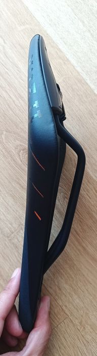 selim estrada ciclismo fizik r7- novo