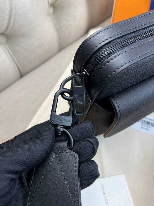 Кроссбоди сумка Louis Vuitton черный мессенджер Луи Виттон c810