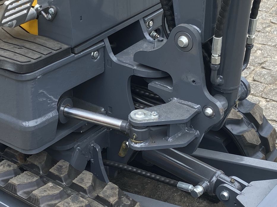 abre valas escavadora 600 kg com giro zero