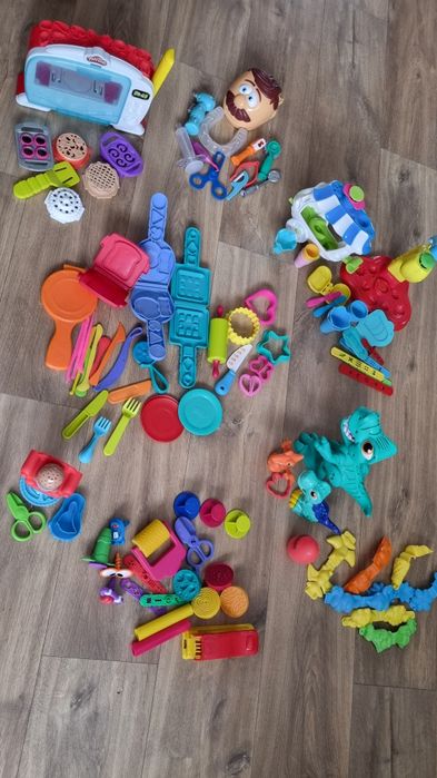 Playdoh kilka zestawów piekarnik, dinozaur, dentysta, fryzjer lody