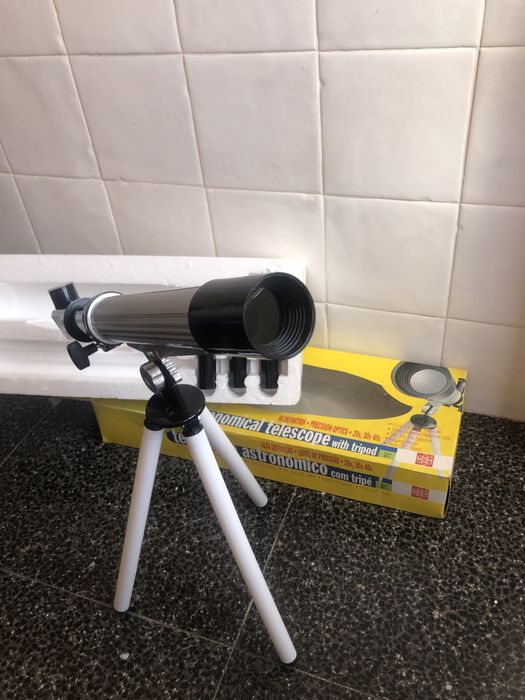 Telescópio de brincar