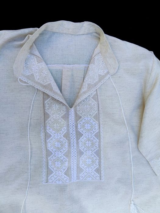 Вишиванка чоловіча ручної роботи