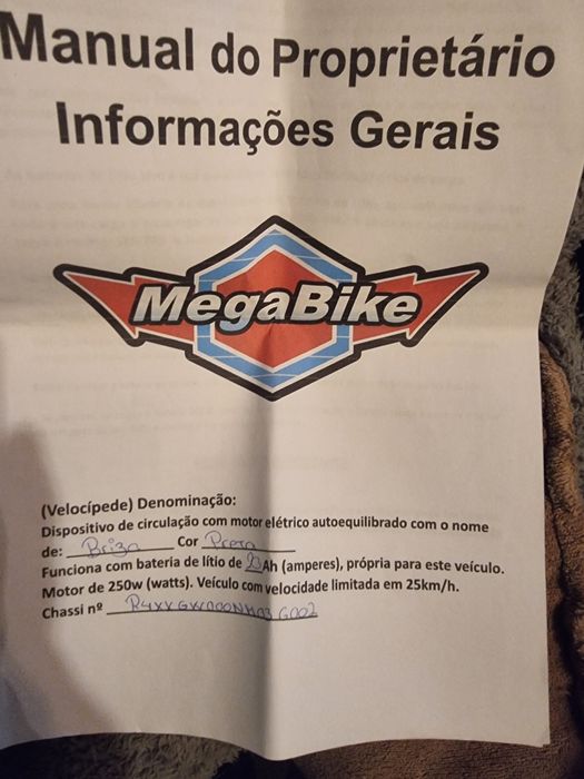 Venda de mota electrica marca Briza cor preta e bateria de lítio. Tudo