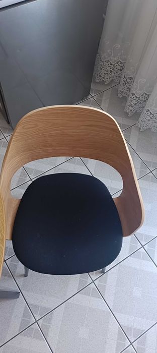 Komplet stół i 4 krzesła