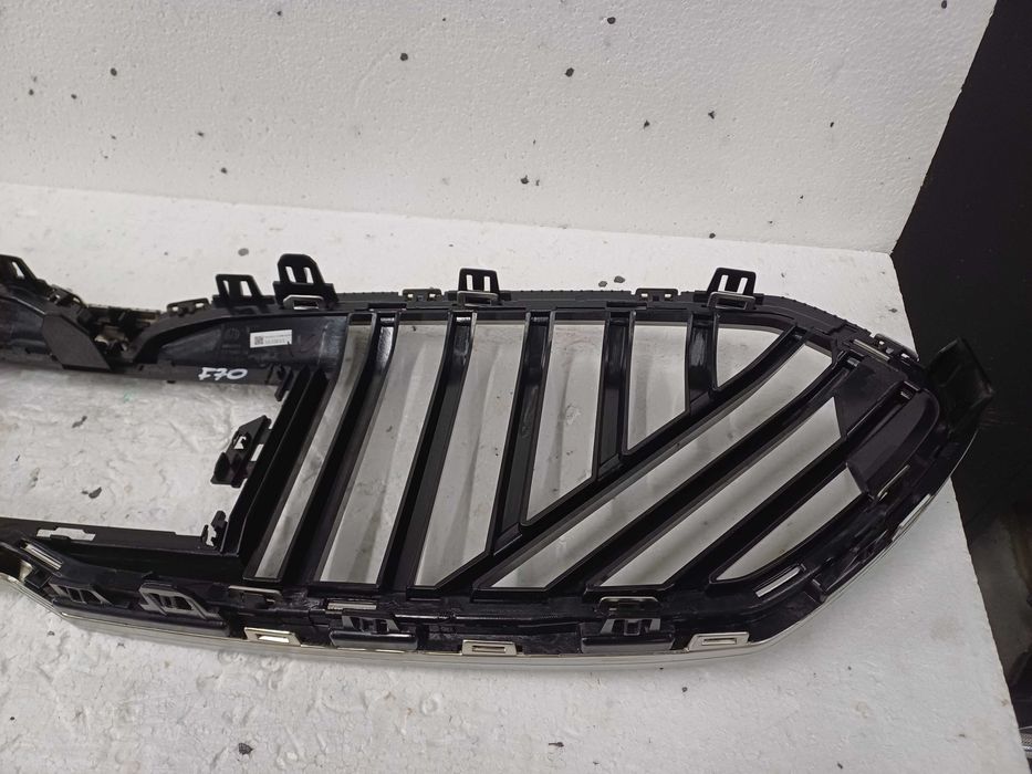 grill bmw 1 f70 model 5a35d15 rok 2024-