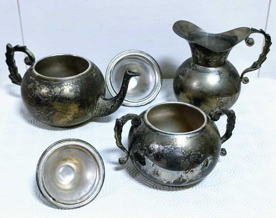 Conjunto de chá antigo 3 peças + tabuleiro casquinha de prata