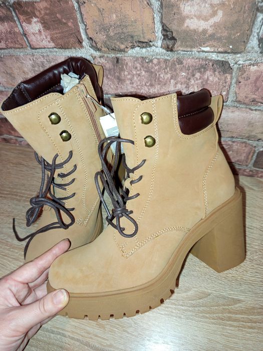 Nowe botki CCC Clara Barson 39