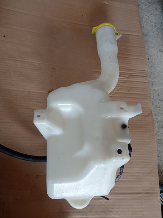 Бачок омивача зборі Chrysler 300c 04805740AA