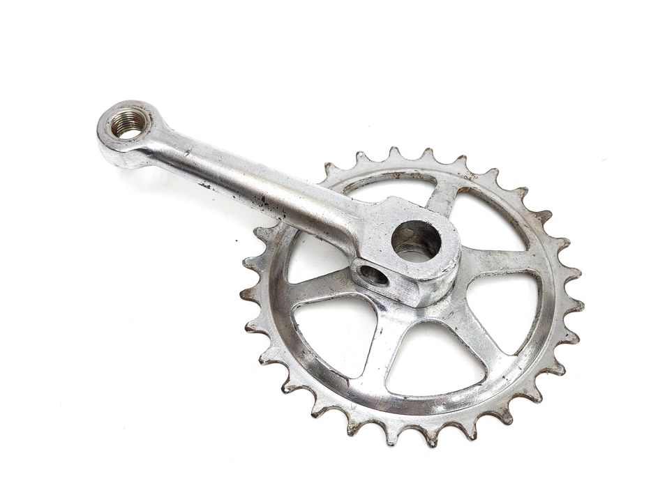 Korba prawa ZZR Romet 28 zębów do rowerów dziecięcych z PRL