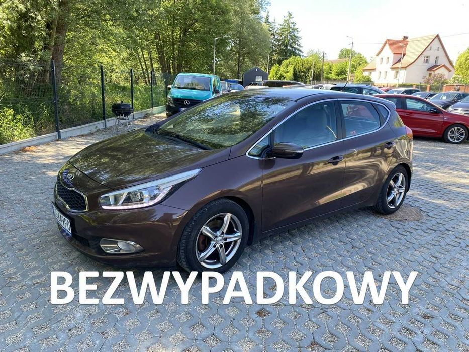 Ceed bezwypadkowy 1.6 benzyna polski salon Buisnes Line